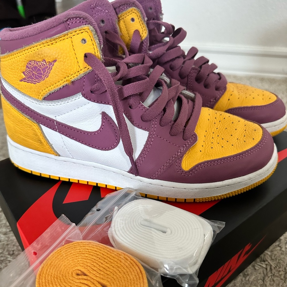 Air Jordan 1 Brotherhoods